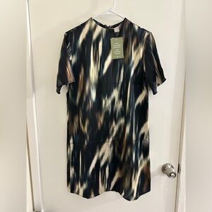 XS H&M Patterned Short Sleeve Dress with zipper